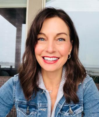 Donna Parkhurst headshot