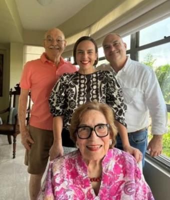 Ana Belaval with her mother, Ana, her father and her brother.