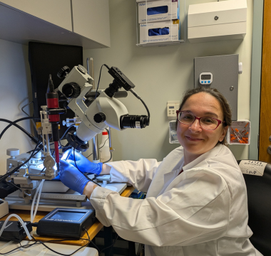 Nuria Vendrell Llopis in lab