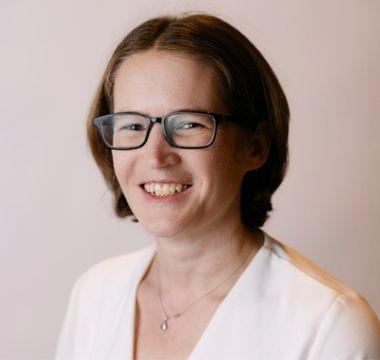 Ruth Schneider headshot