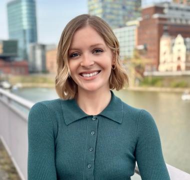 Rachel Spooner headshot