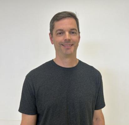 Scott Warren headshot