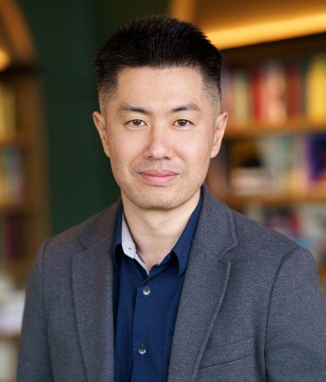 Aki Suzuki headshot