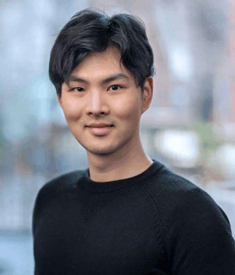 Donghe Yang headshot