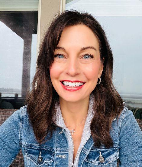 Donna Parkhurst headshot