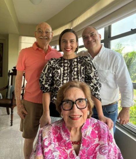 Ana Belaval with her mother, Ana, her father and her brother.