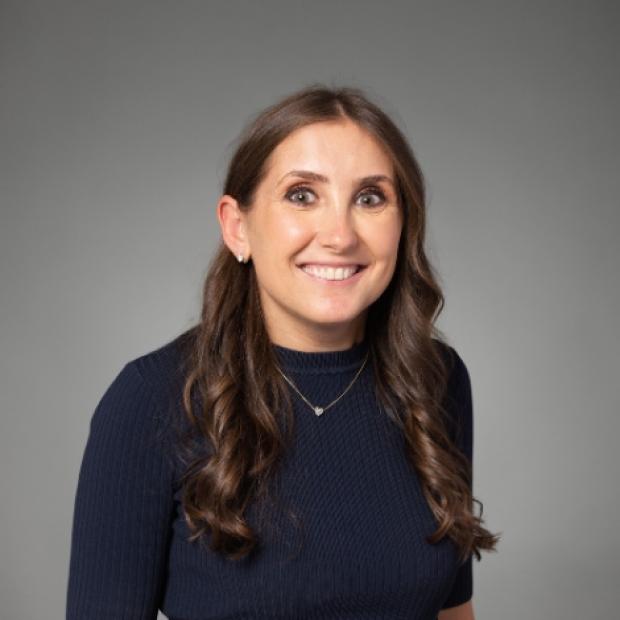 Jessica R. headshot