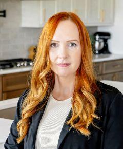 Samantha Helton headshot